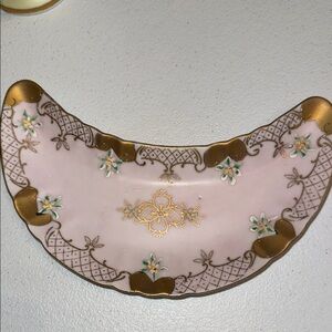 Elegant Pink and Gold Decorative Plate